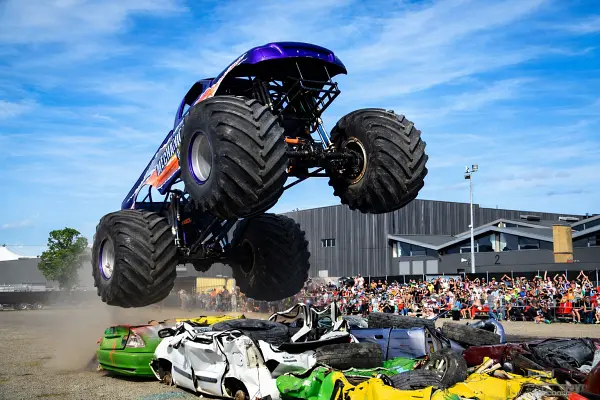Monster truck, monster trucks
