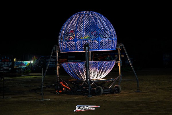 globe de la mort Fréjus, globe de la mort spectacle, globe de la mort moto, Danglade Show nouveauté 2026, spectacle moto Fréjus été